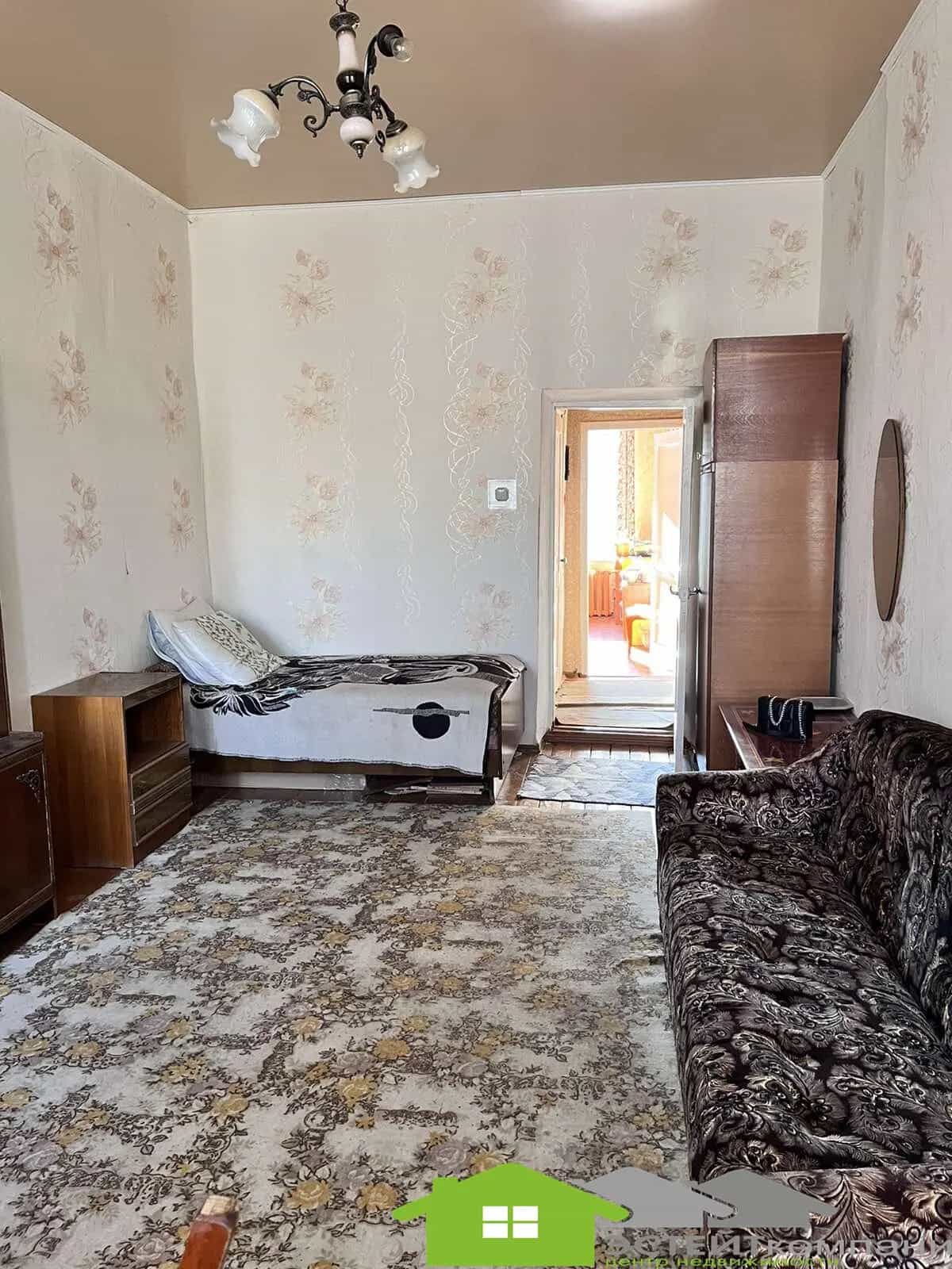 Беларусь, Гродненская область, Слоним, улица Черняховского, 6, фото 5