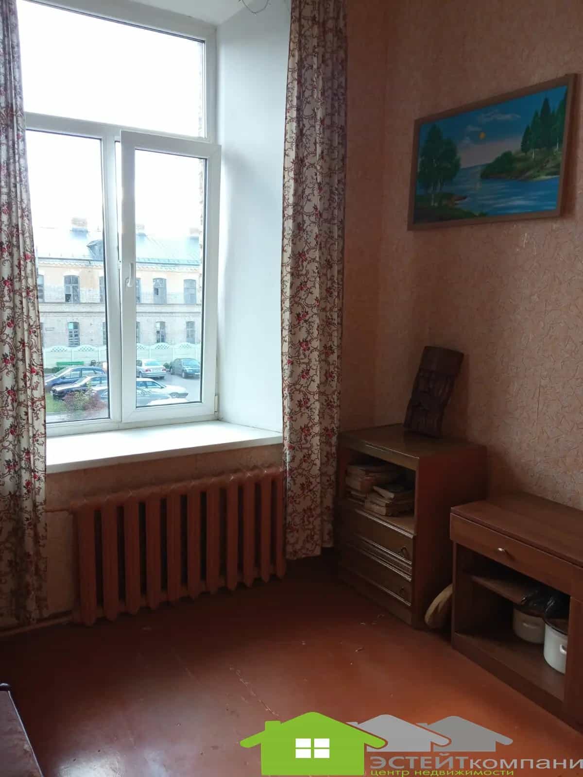 Беларусь, Гродненская область, Слоним, улица Черняховского, 6, фото 7