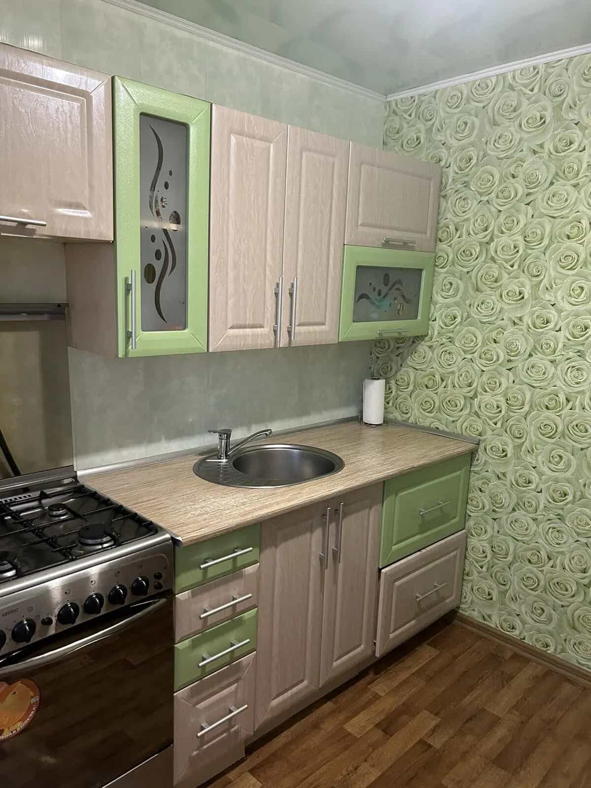 Беларусь, Гомельская область, городской посёлок Октябрьский, улица Якуба Коласа, 2к2, фото 2