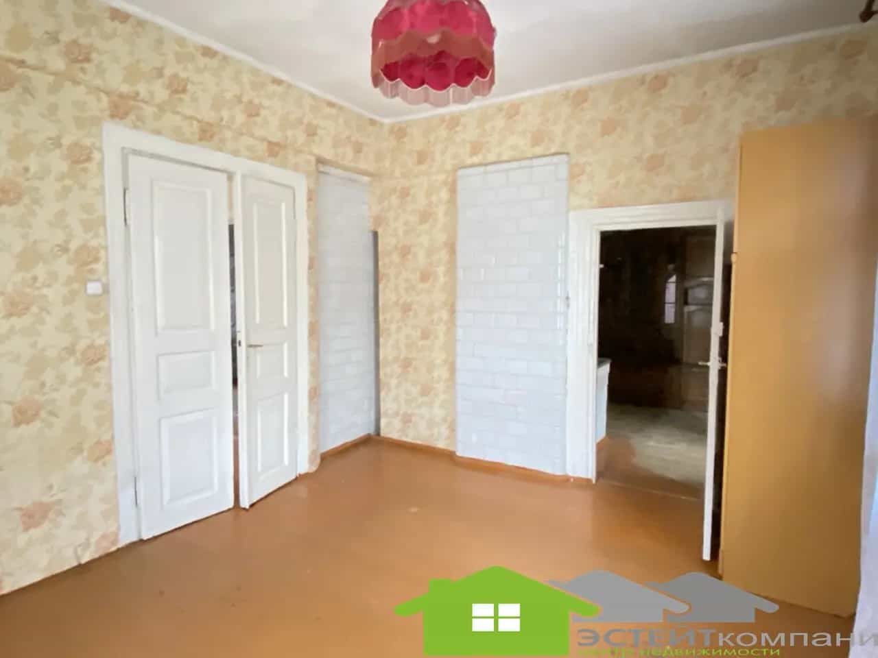 Беларусь, Гродненская область, Слоним, улица Карла Маркса, 42, фото 4