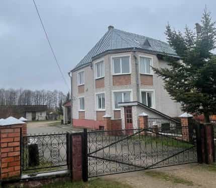 Беларусь, Гродненская область, Ошмянский район, Кольчунский сельсовет, деревня Повишни, Юбилейная улица, 2