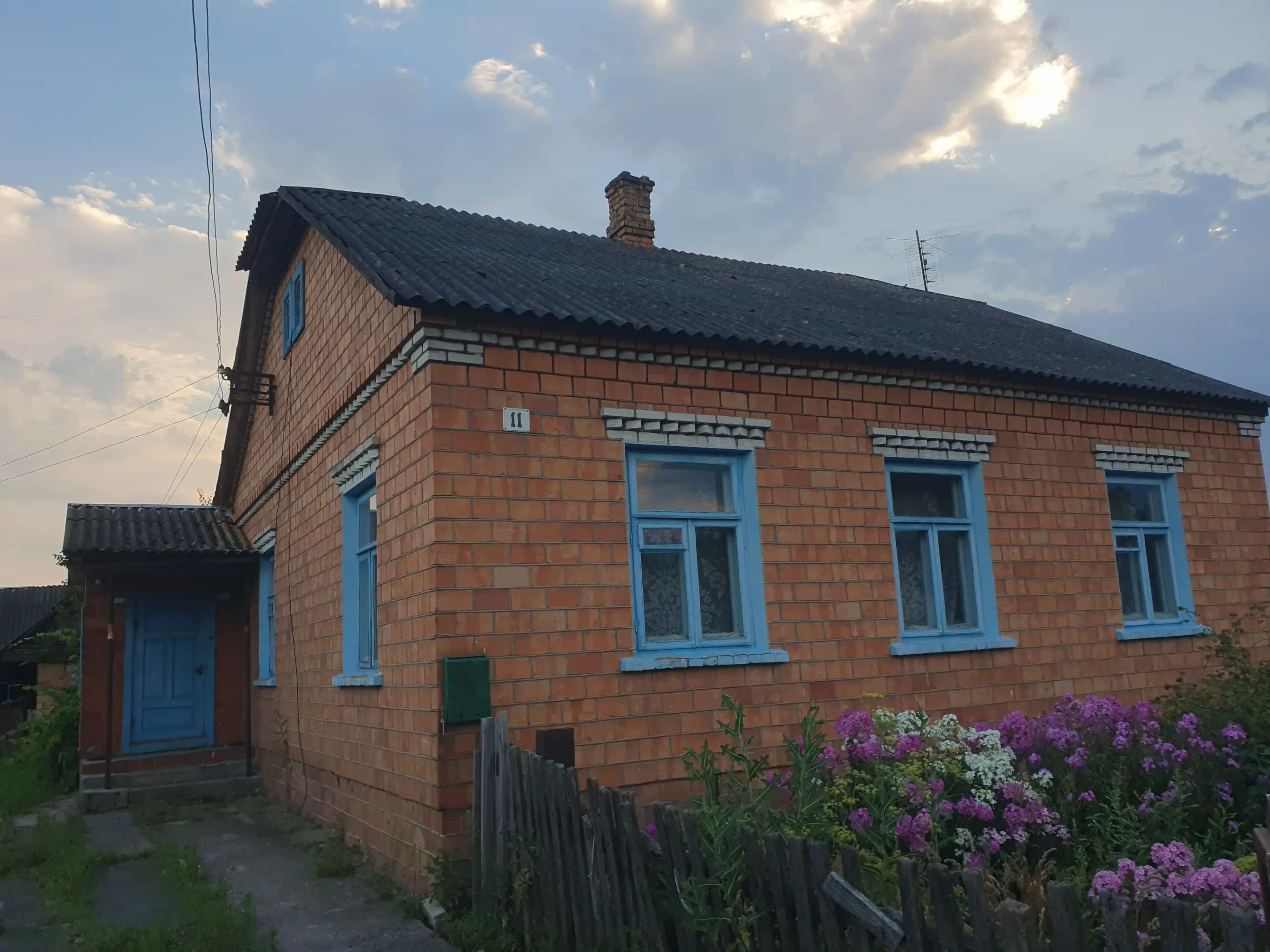 Беларусь, Брестская область, Столинский район, рабочий посёлок Речица, улица Лермонтова, 11