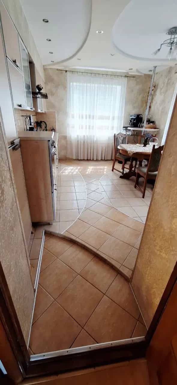 Беларусь, Гродненская область, Лида, улица Максима Горького, 111, фото 13