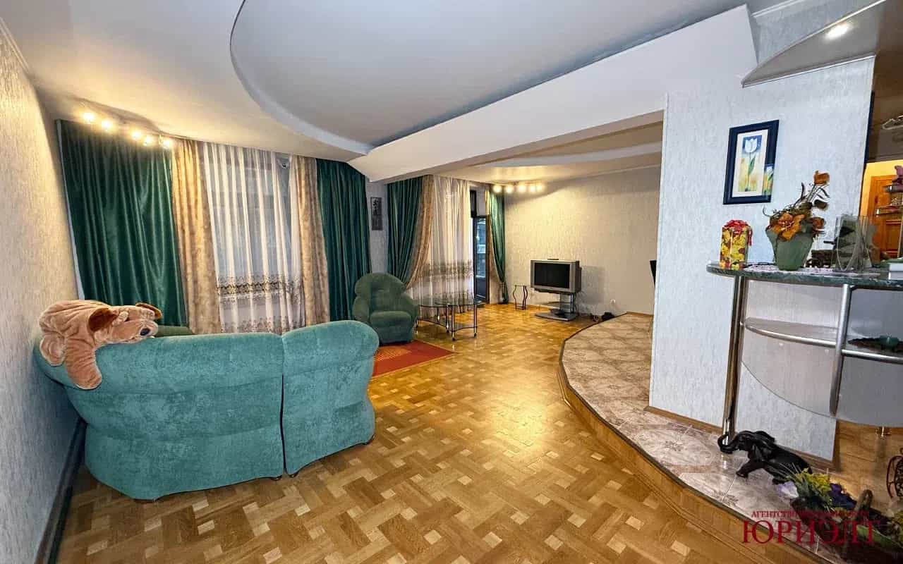 Беларусь, Витебск, улица Кирова, 8, фото 4