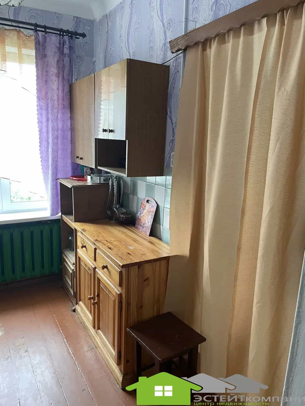 Беларусь, Гродненская область, Слоним, Советская улица, 38, фото 11