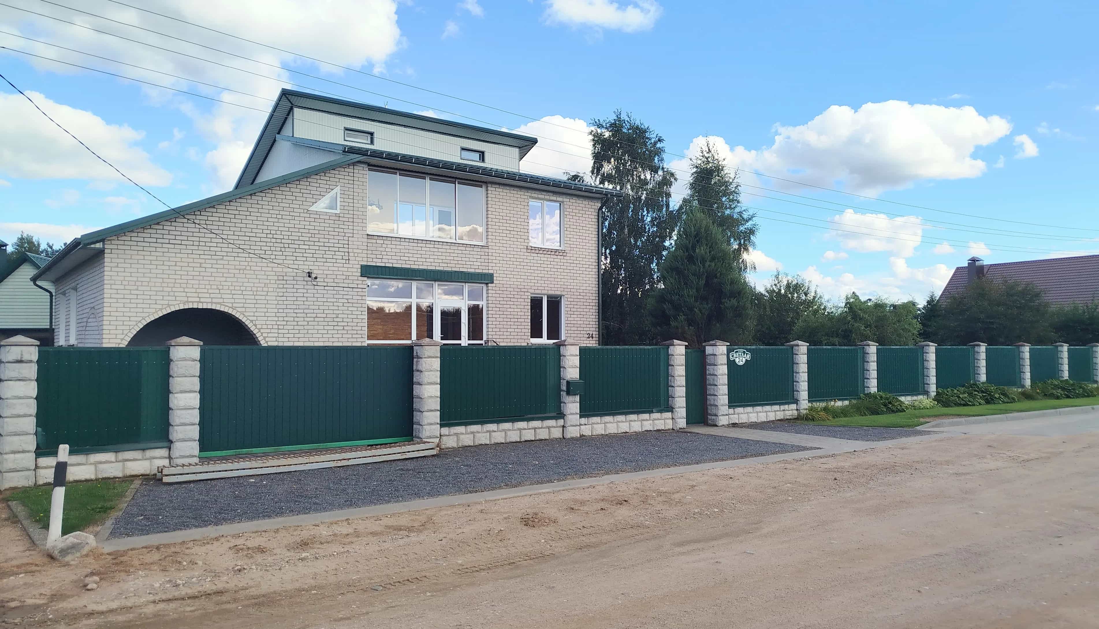 Беларусь, Гродненская область, городской посёлок Вороново, Юбилейная улица, 40А, фото 2
