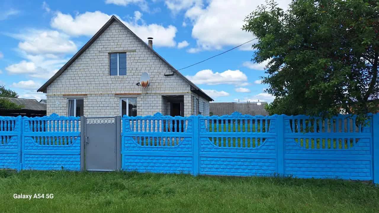 Беларусь, Гомельская область, городской посёлок Лельчицы, улица Коблова, 7