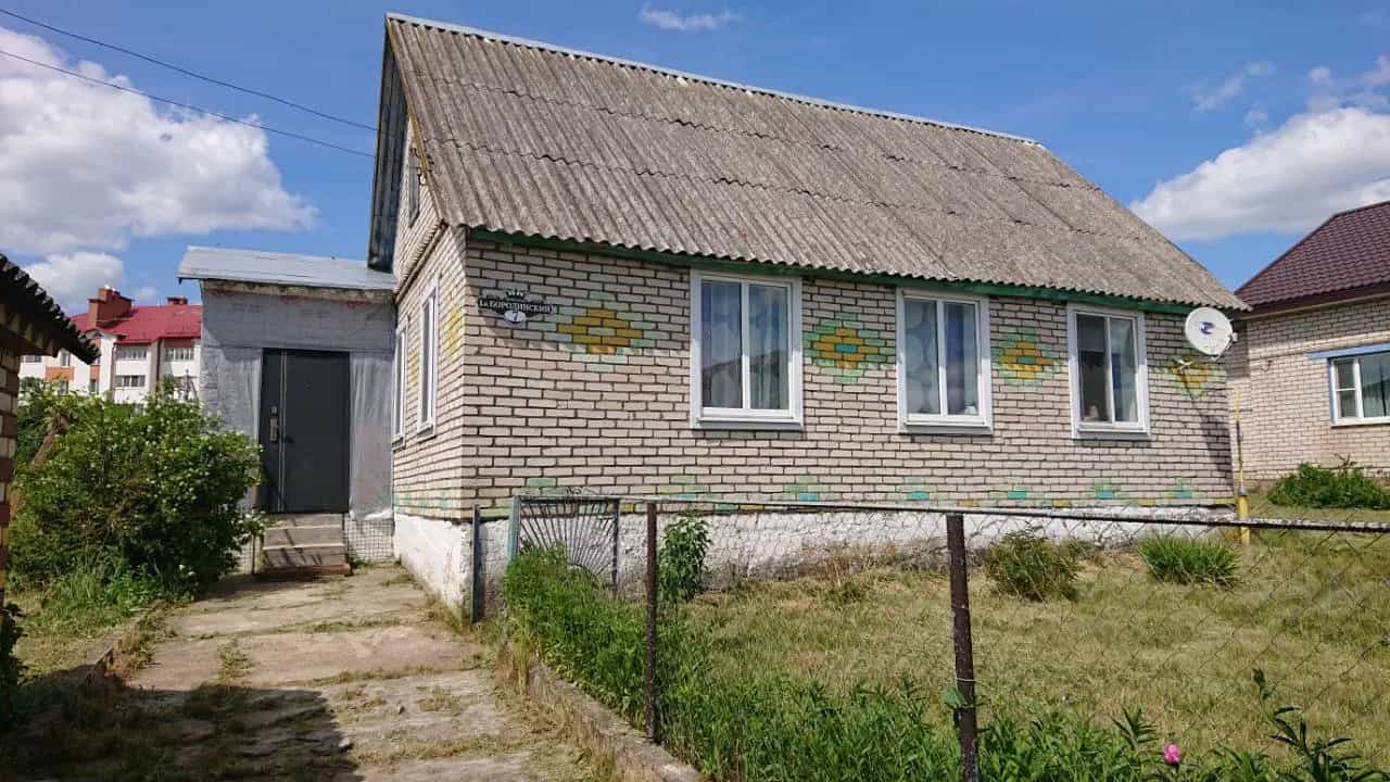 Беларусь, Витебская область, Дубровно, 1-й Бородинский переулок, 7