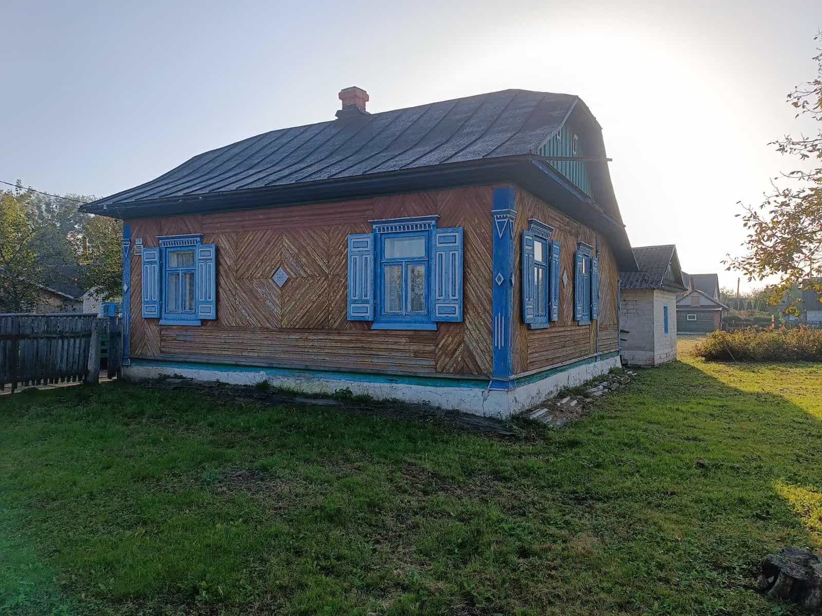 Беларусь, Брестская область, Иваново, Комсомольская улица, 49