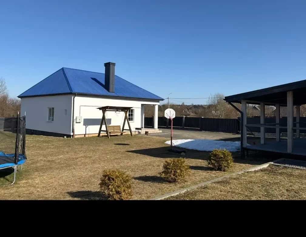 Беларусь, Гродненская область, Ошмянский район, Жупранский сельсовет, агрогородок Краковка, улица Якуба Коласа, 34