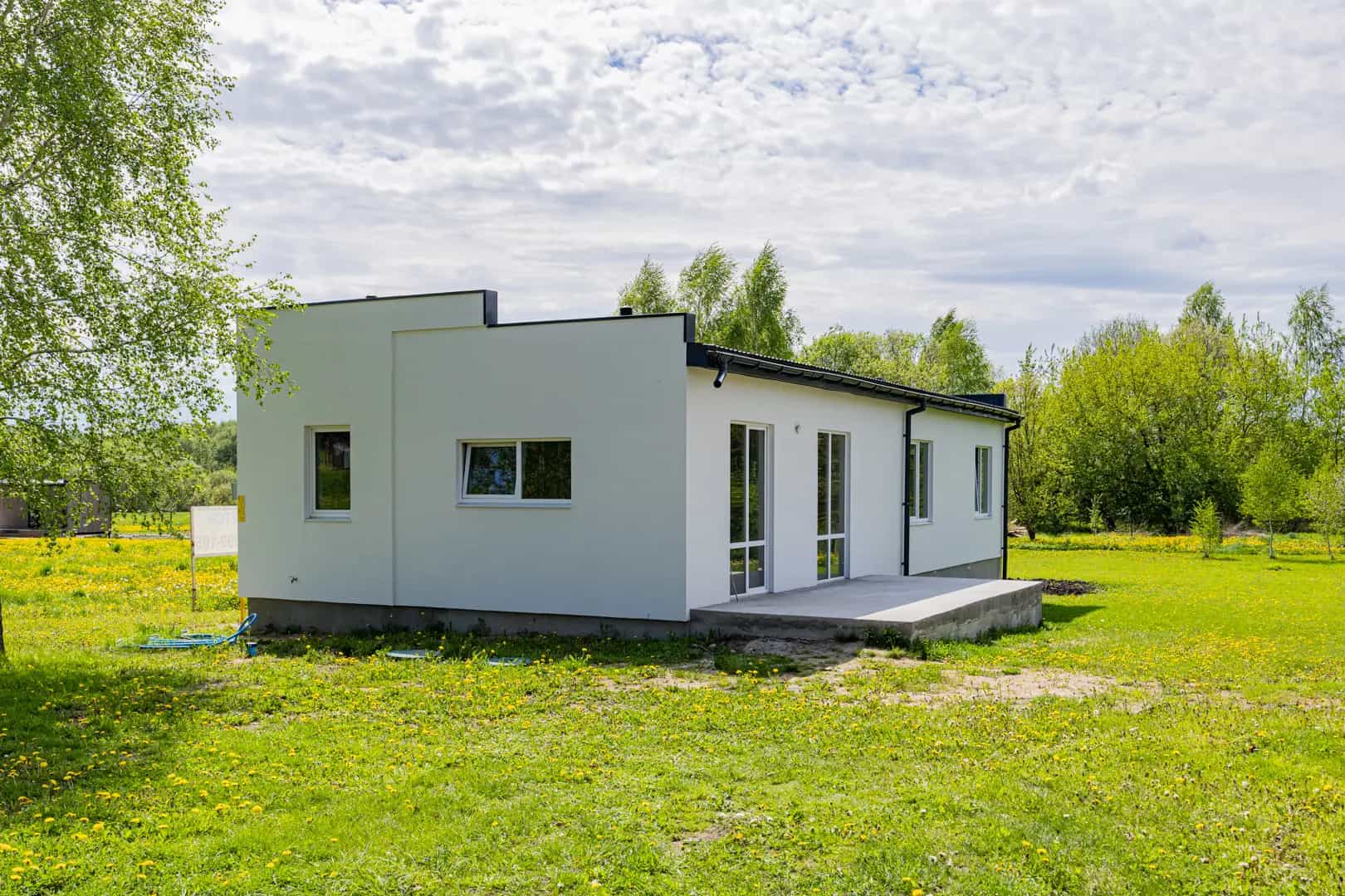 Беларусь, Минская область, Смолевичский район, Усяжский сельсовет, агрогородок Усяжа, Луговая улица, 14