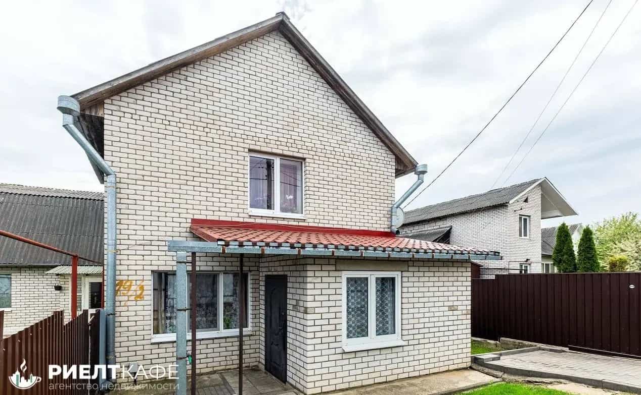 Беларусь, Минский район, агрогородок Сеница, Слуцкое шоссе, 27
