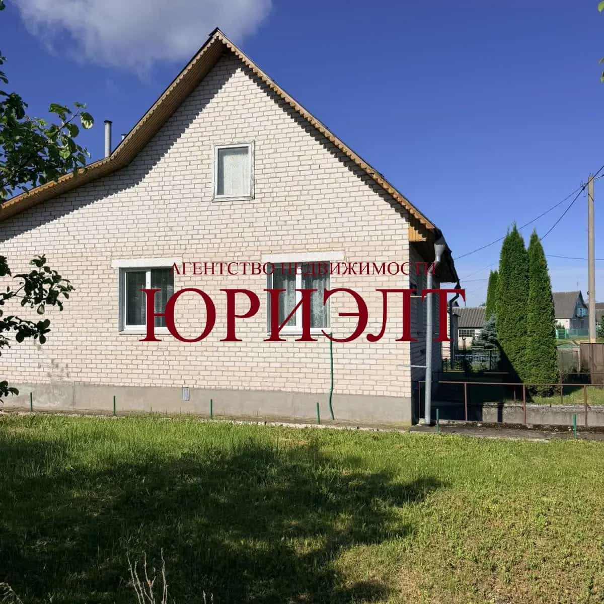 Беларусь, Гродненская область, Дятловский район, городской посёлок Новоельня, Октябрьская улица, 14