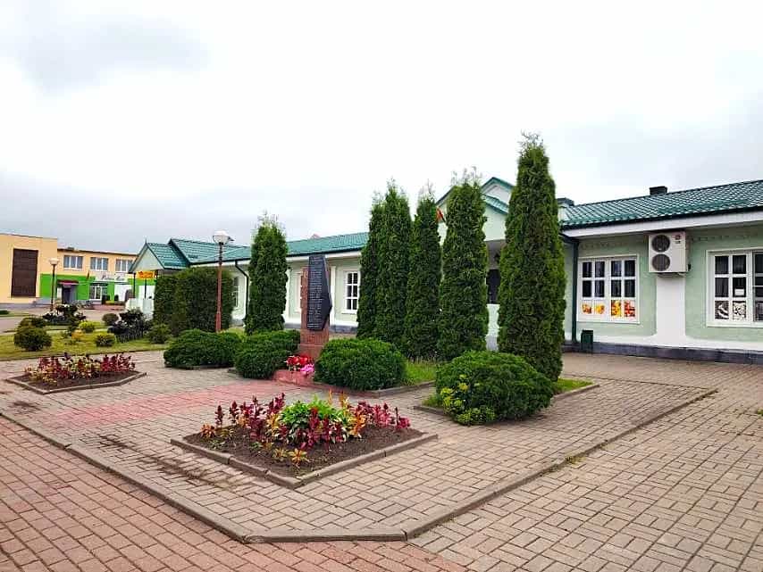 Беларусь, Гродненская область, Ошмянский район, агрогородок Гольшаны, улица Л.П. Финковской, 12, фото 17