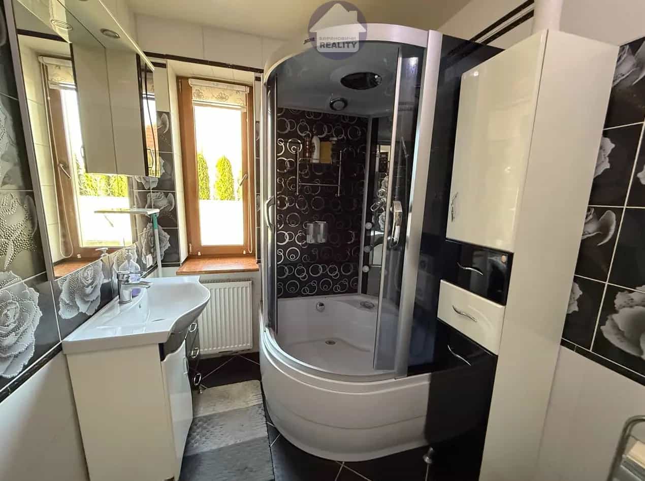 Беларусь, Брестская область, Барановичи, улица Бадака, 29/7, фото 9