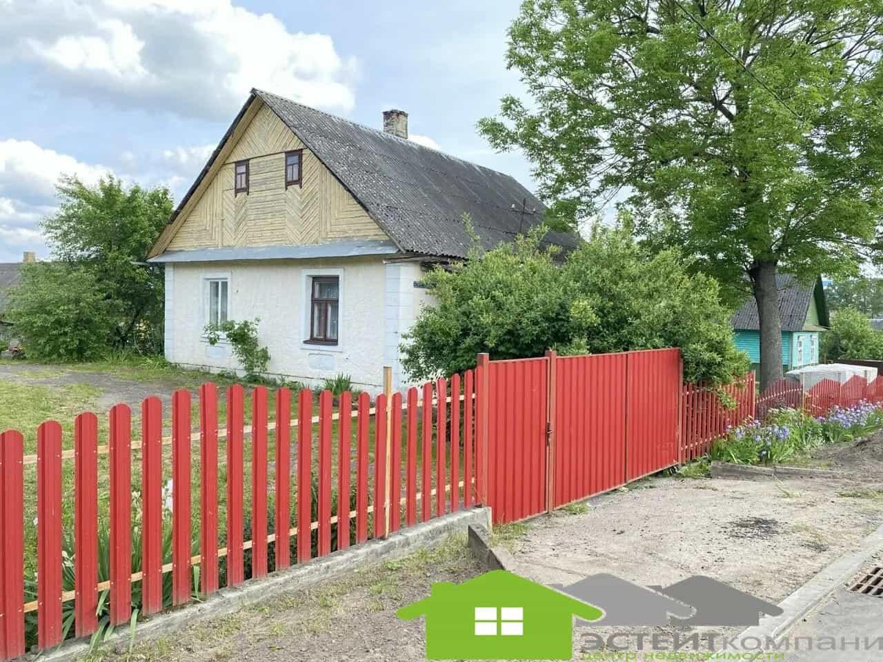 Беларусь, Гродненская область, Слонимский район, агрогородок Жировичи, Соборная улица, 27