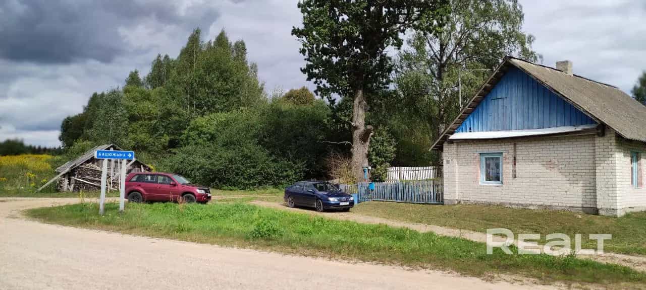 Беларусь, Минская область, Вилейский район, Хотенчицкий сельсовет, деревня Батюжино, Центральная улица, 2, фото 4