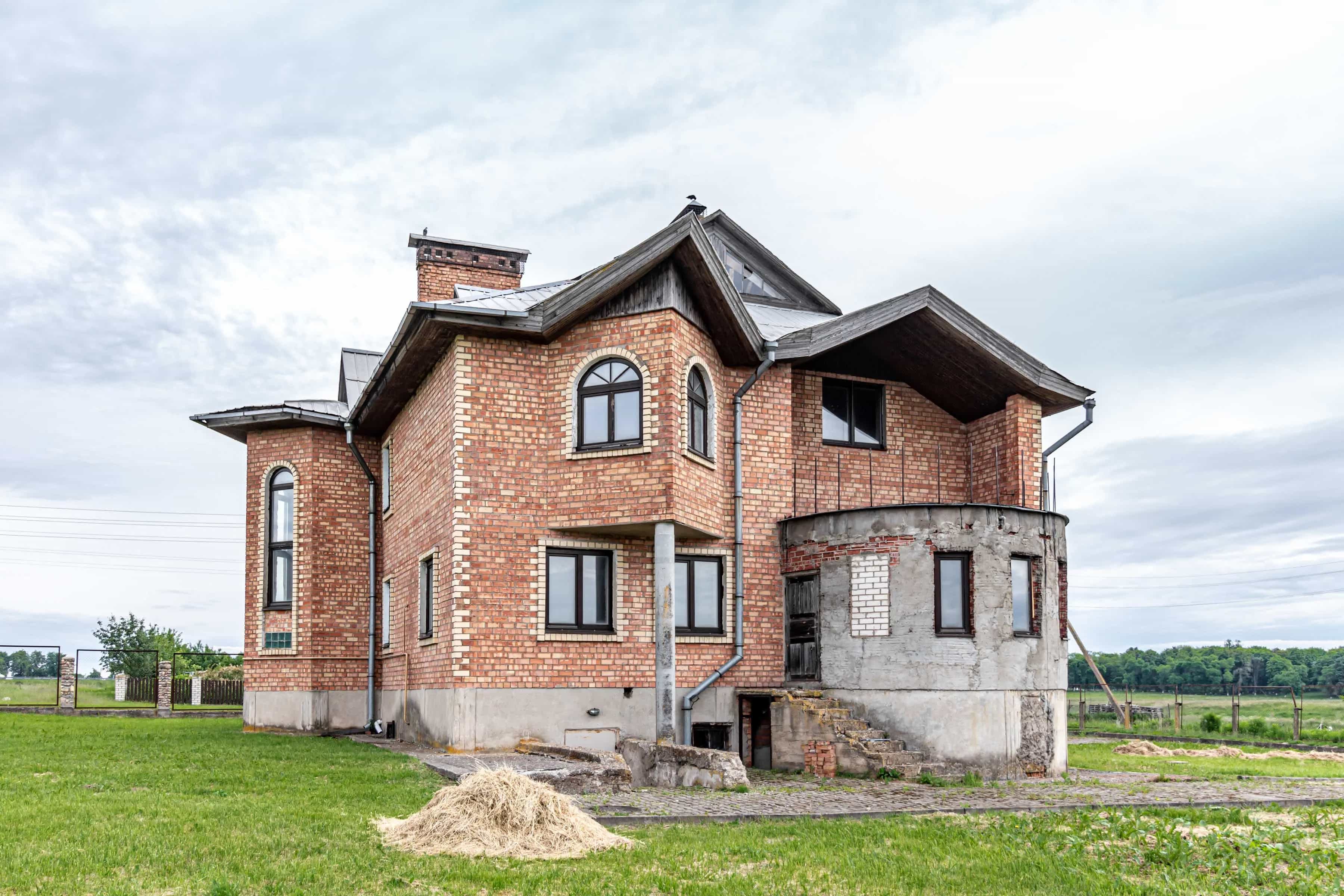 Беларусь, Минская область, Червенский район, Валевачский сельсовет, агрогородок Валевачи, Школьная улица, 20