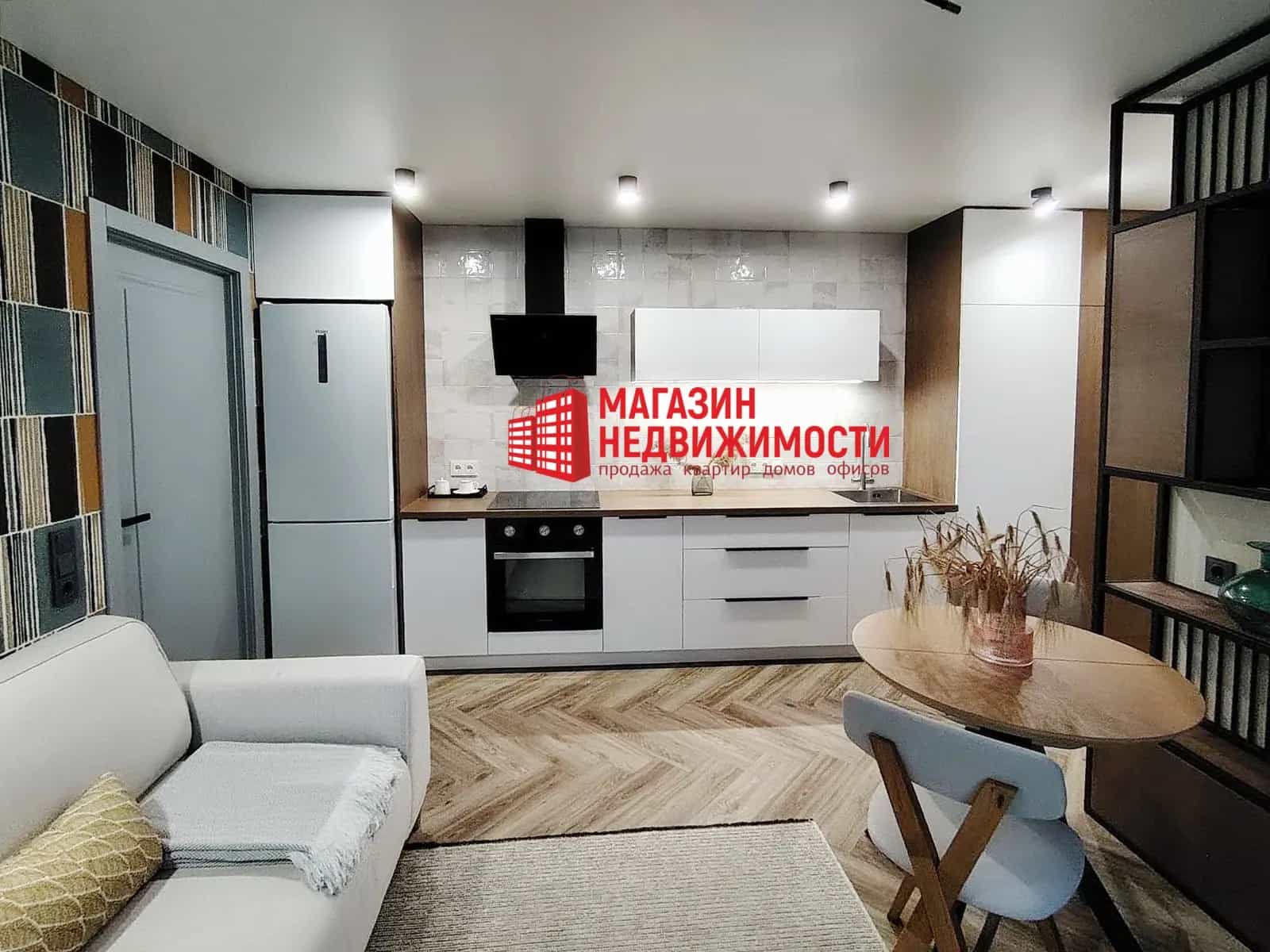 Беларусь, Гродненский район, Коптёвский сельсовет, деревня Коробчицы, Молодёжная улица, 10