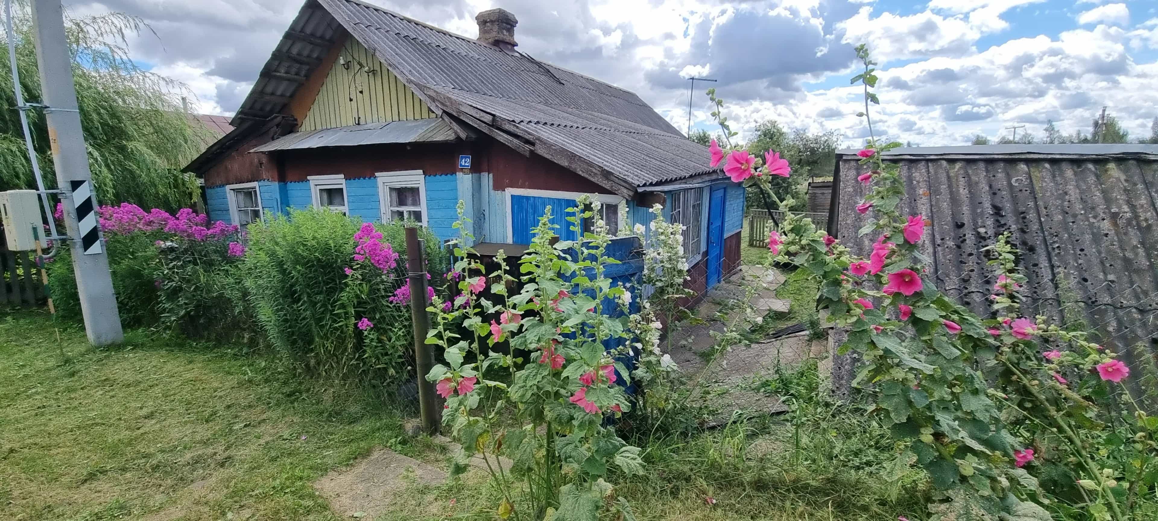 Беларусь, Минская область, Смолевичский район, Курганский сельсовет, деревня Студёнка, Центральная улица, 42