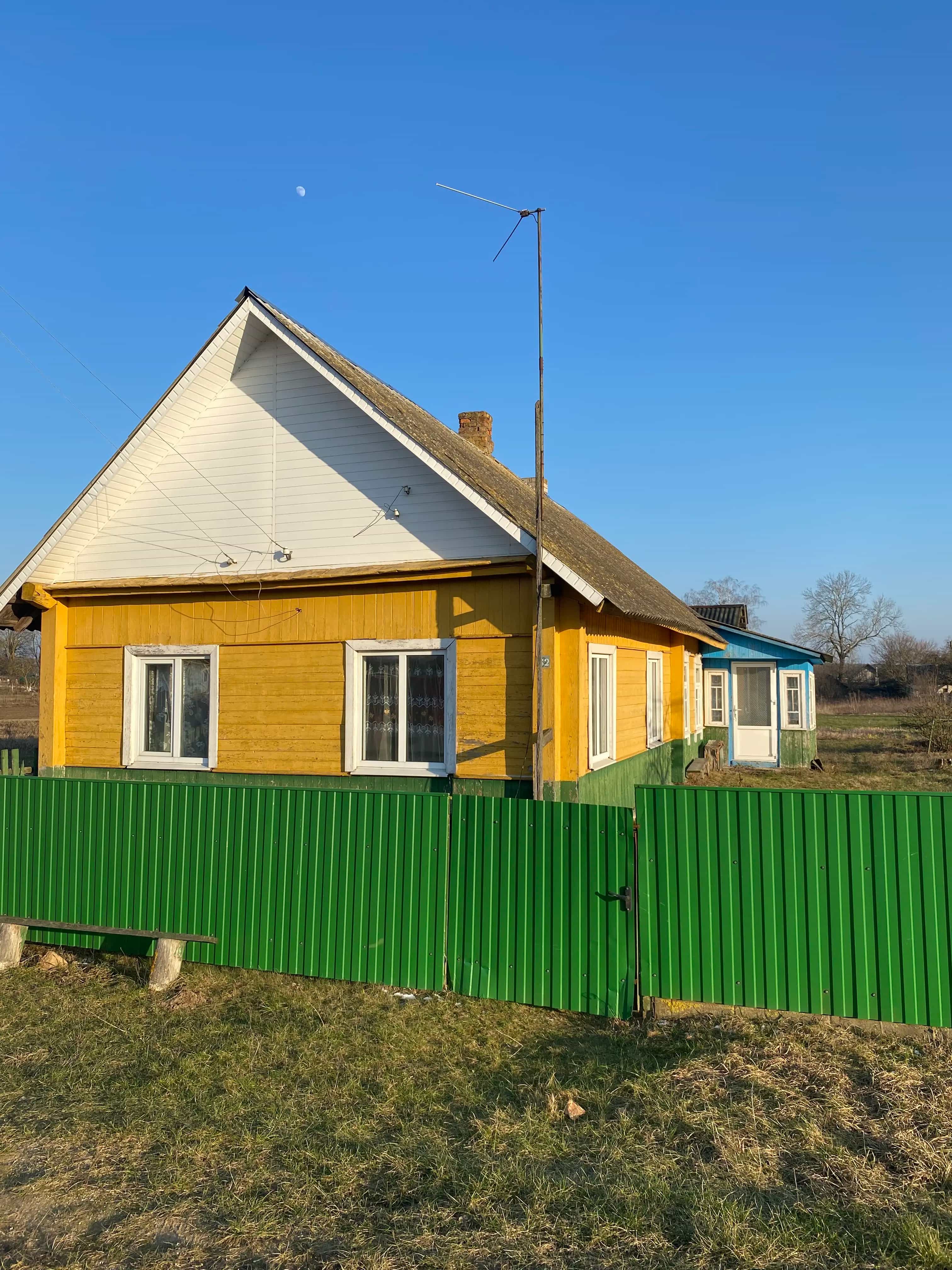 Беларусь, Минская область, Узденский сельсовет, агрогородок Зеньковичи, Молодёжная улица, 32