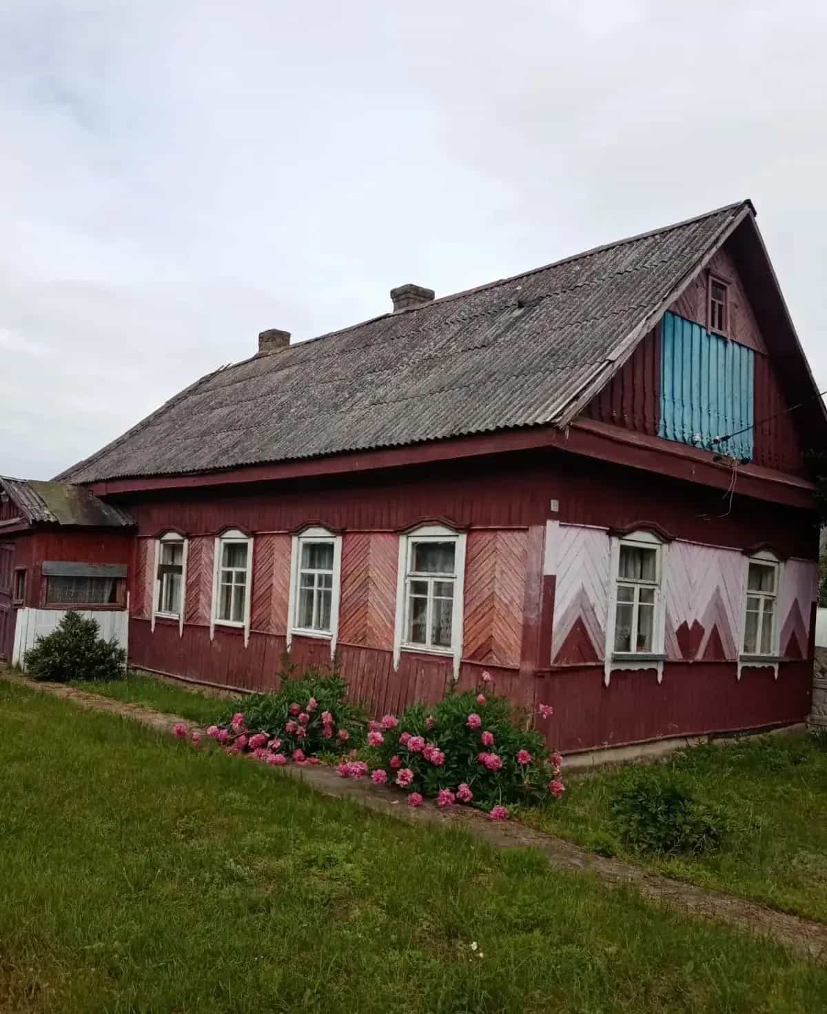 Беларусь, Минская область, Солигорский район, Зажевичский сельсовет, посёлок Криваль, Центральная улица, 14