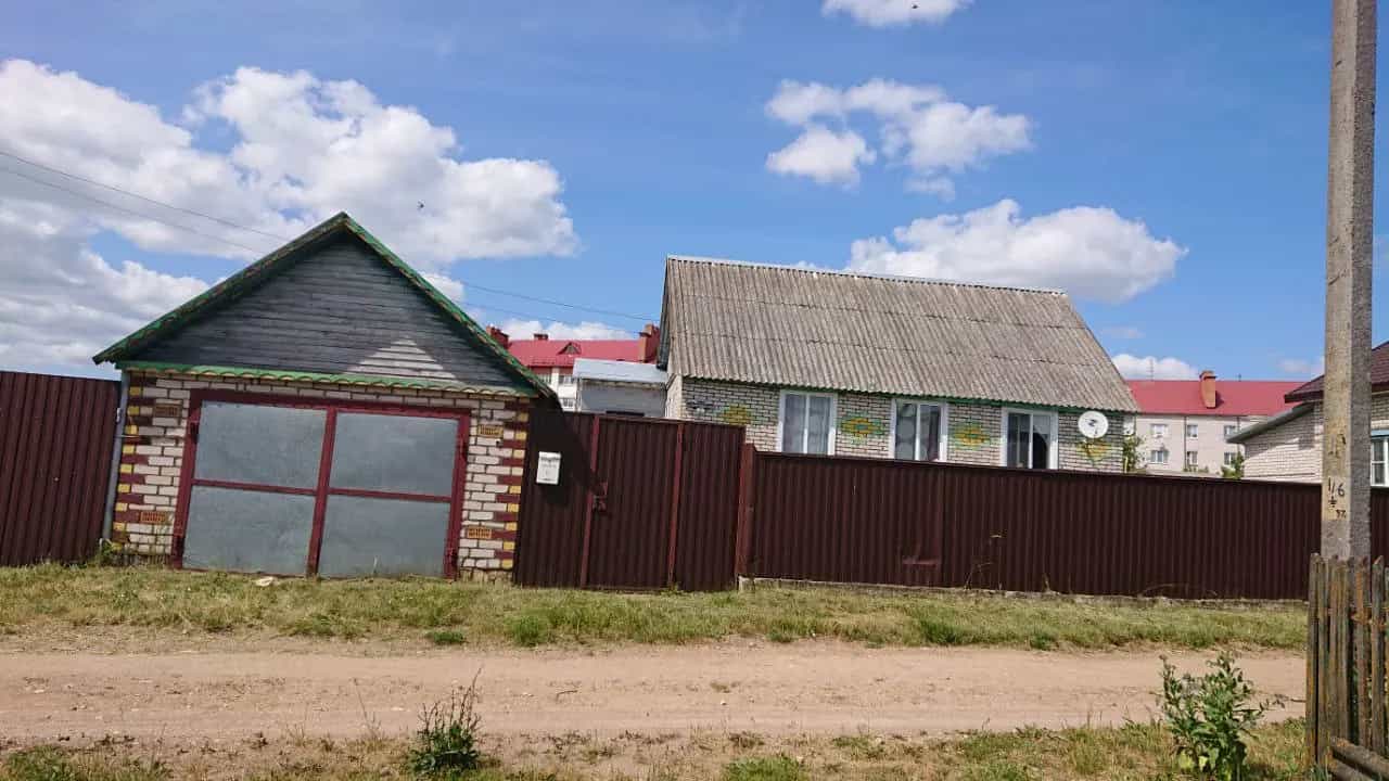 Беларусь, Витебская область, Дубровно, 1-й Бородинский переулок, 7