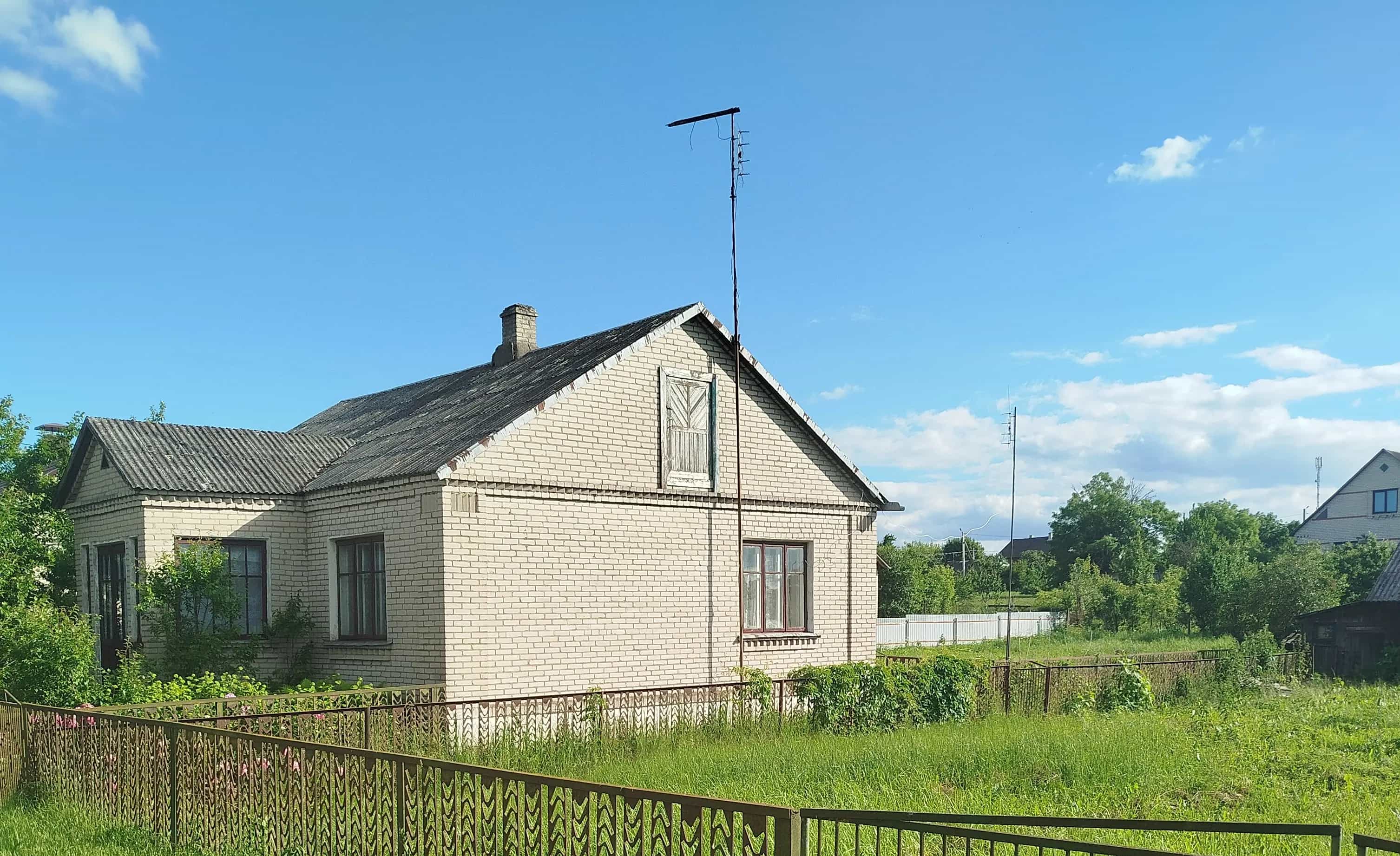 Беларусь, Гродненская область, Вороновский район, городской посёлок Радунь, улица В.И. Чапаева, 7, фото 2
