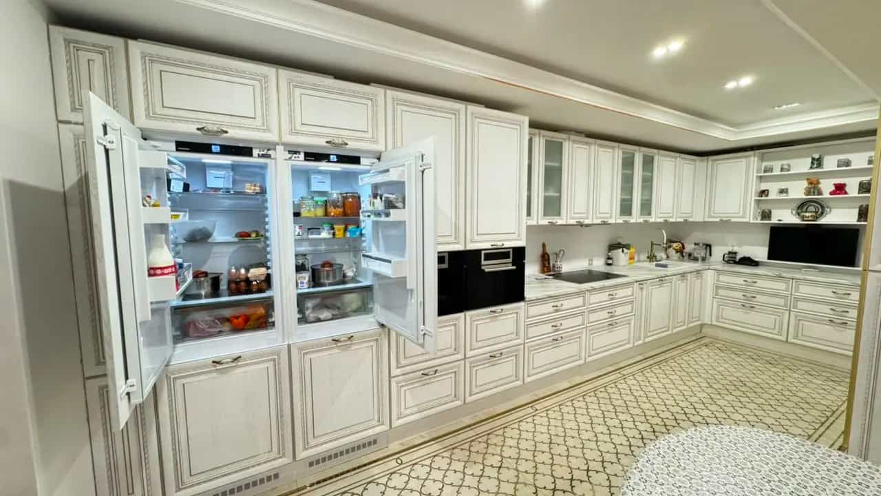 Беларусь, Минск, улица Якуба Коласа, 34Б