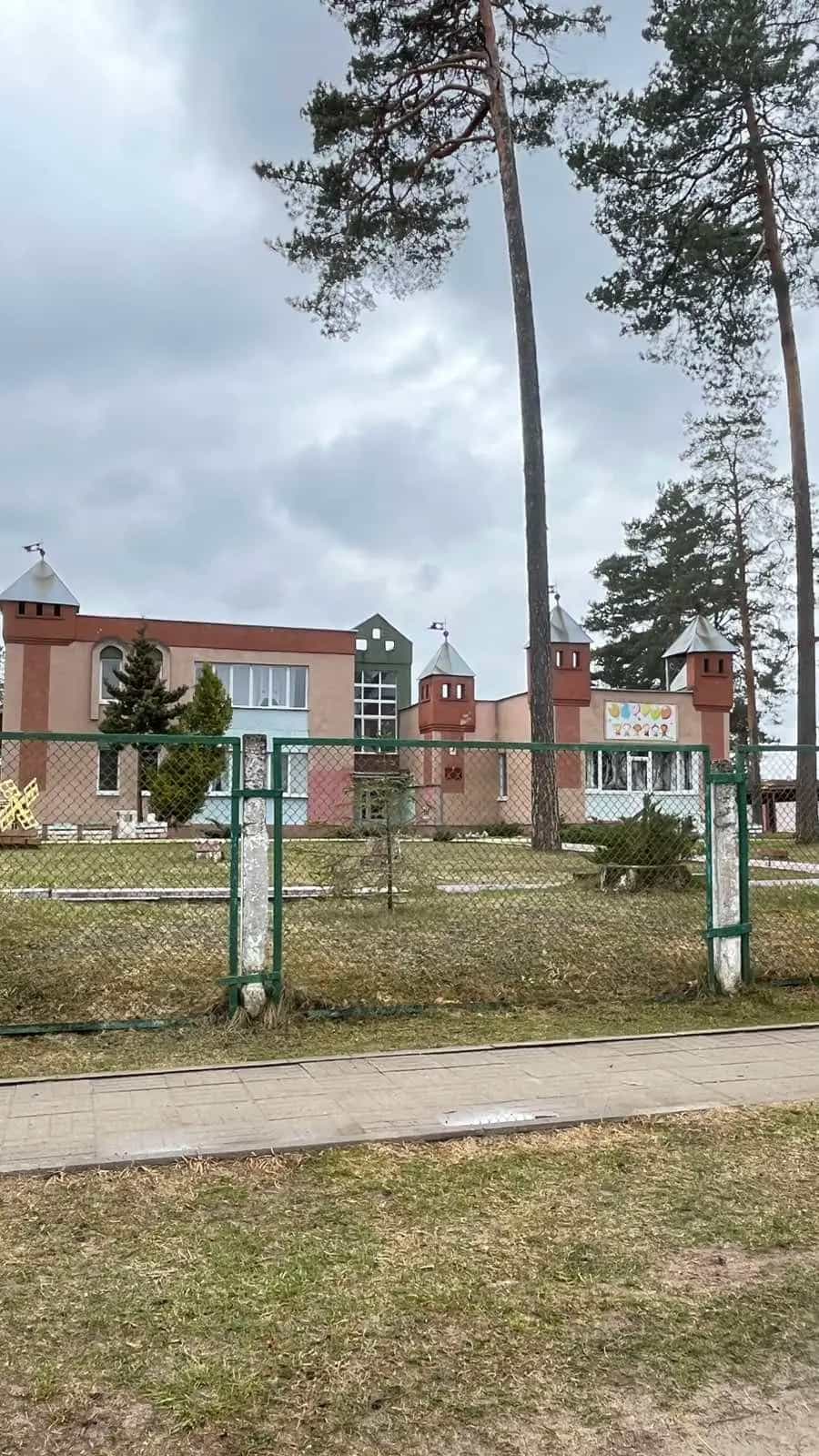 Беларусь, Минская область, Смолевичский район, городской посёлок Зелёный Бор, улица Победы, 33, фото 5