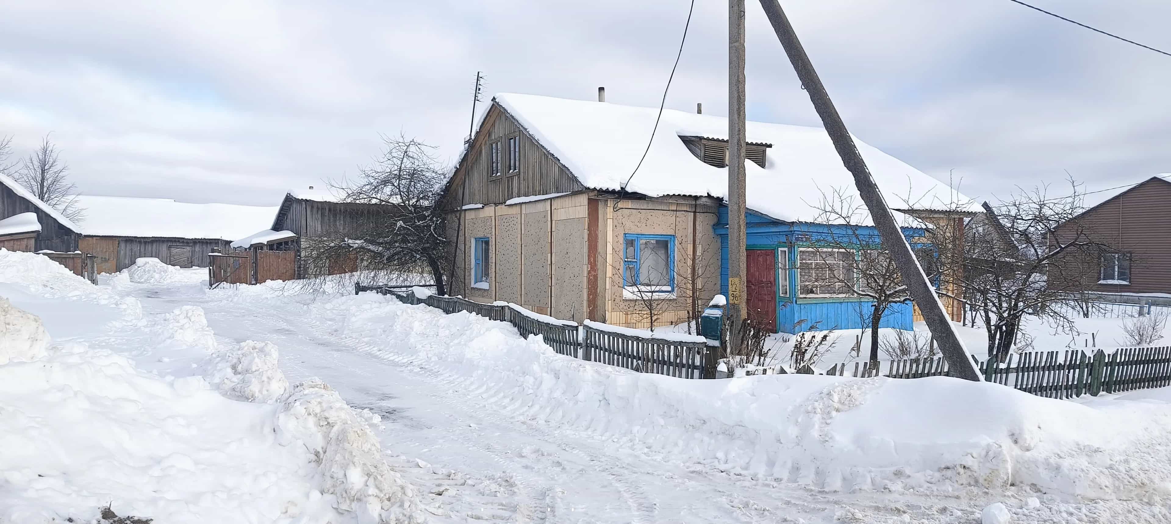 Беларусь, Витебская область, Миорский сельсовет, агрогородок Черессы, Молодёжная улица, 1