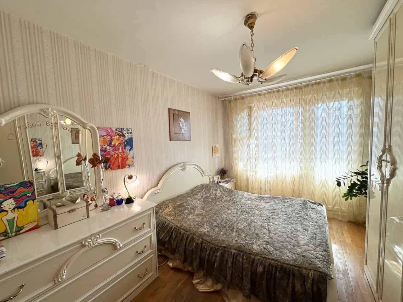 Беларусь, Минск, улица Петра Глебки, 8