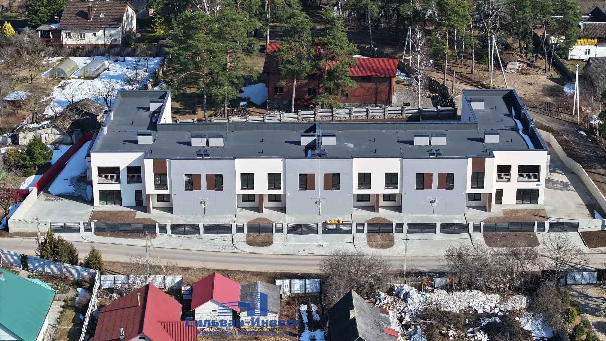 Беларусь, Минский район, Ждановичский сельсовет, агрогородок Ратомка, Приозёрная улица, 6