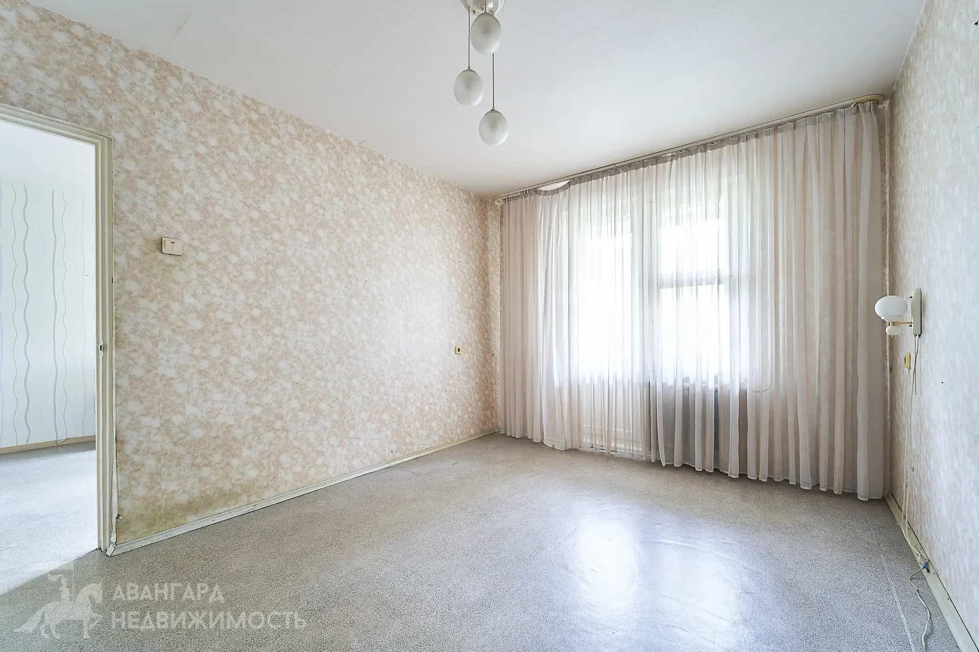 Беларусь, Минск, улица Сергея Есенина, 85