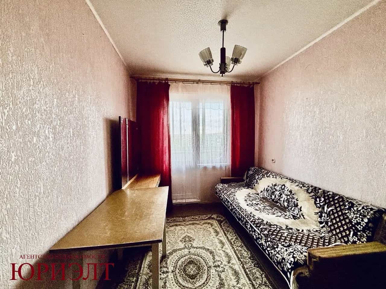 Беларусь, Витебская область, Новополоцк, Молодёжная улица, 145, фото 9