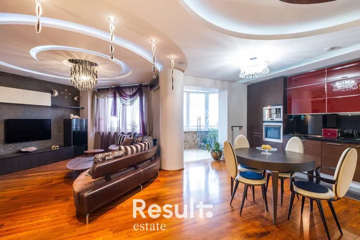 Беларусь, Минск, улица Притыцкого, 39