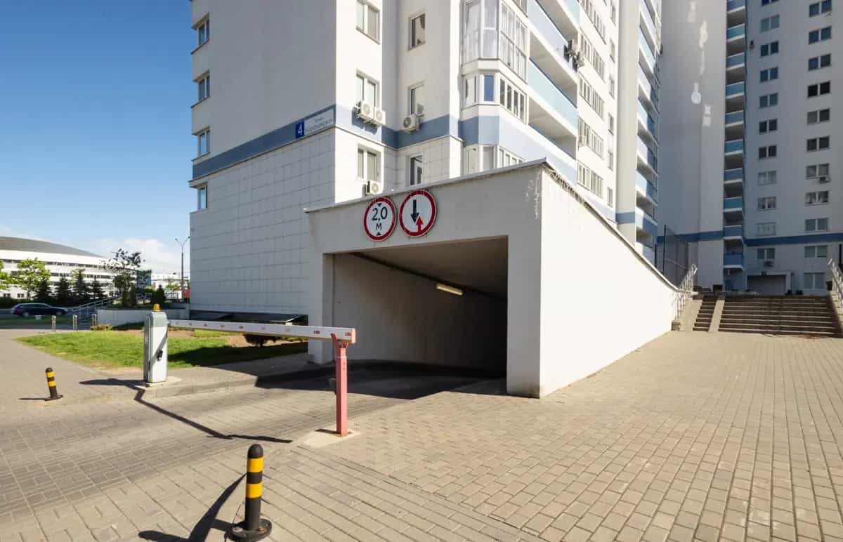 Беларусь, Минск, Нарочанская улица, 4, фото 23