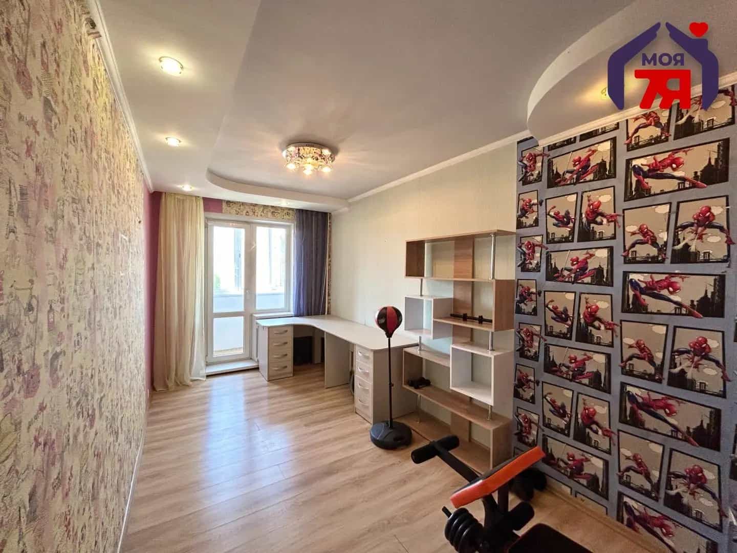Беларусь, Минская область, Солигорск, Октябрьская улица, 75, фото 13