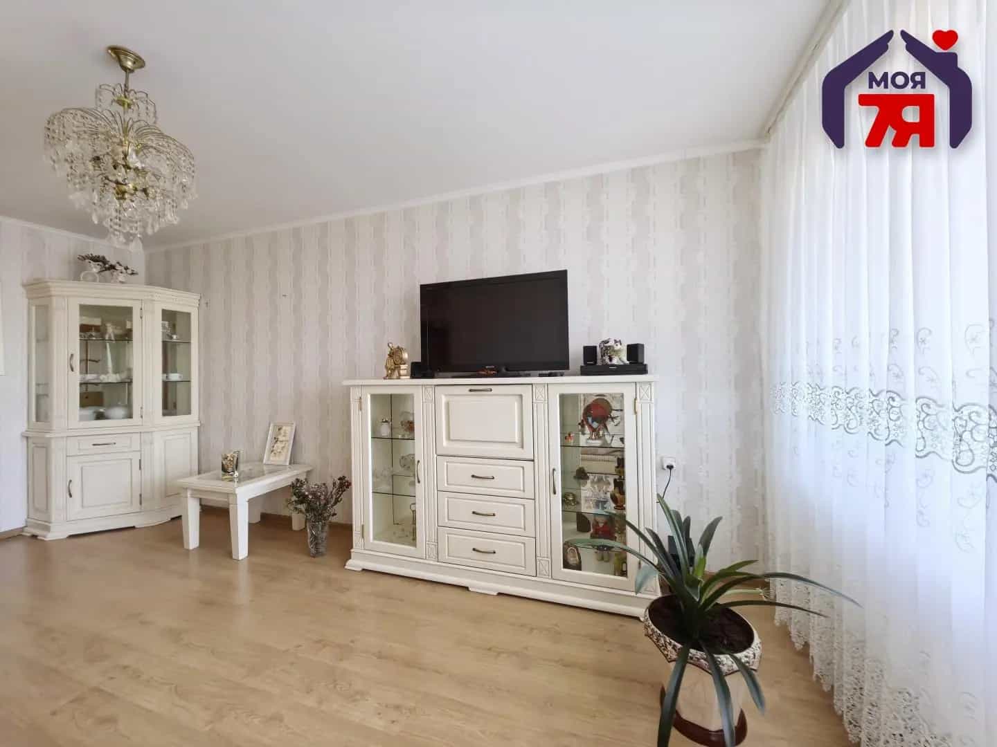 Беларусь, Минская область, Слуцк, улица Гагарина, 17, фото 2