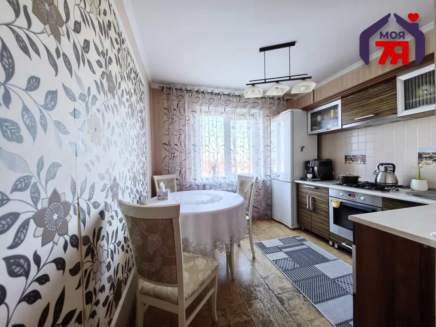 Беларусь, Минская область, Слуцк, улица Гагарина, 17, фото 13