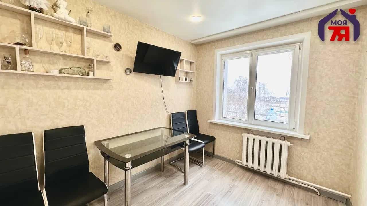 Беларусь, Минская область, Слуцк, Социалистическая улица, 162, фото 11