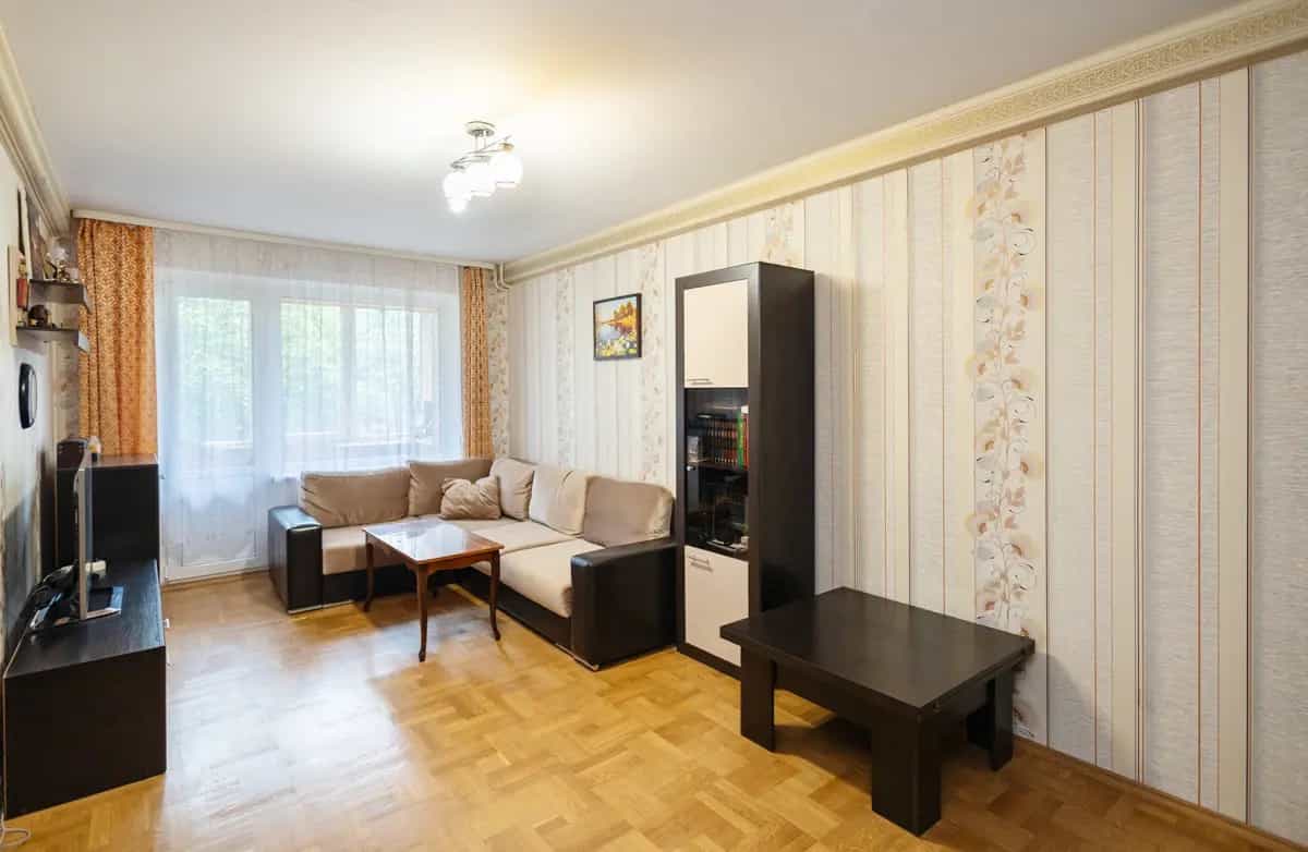 Беларусь, Минск, улица Мирошниченко, 6