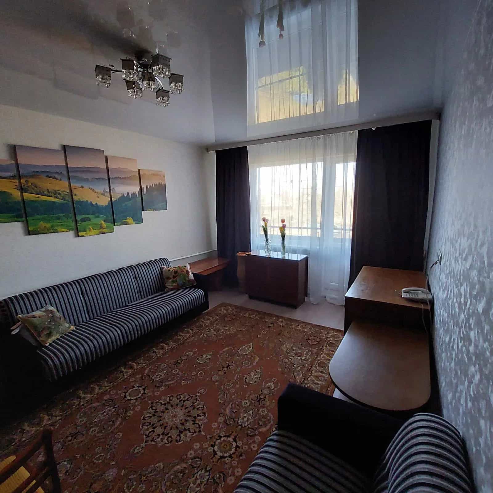 Беларусь, Брестская область, Кобринский район, агрогородок Остромичи, Центральная улица, 17, фото 2