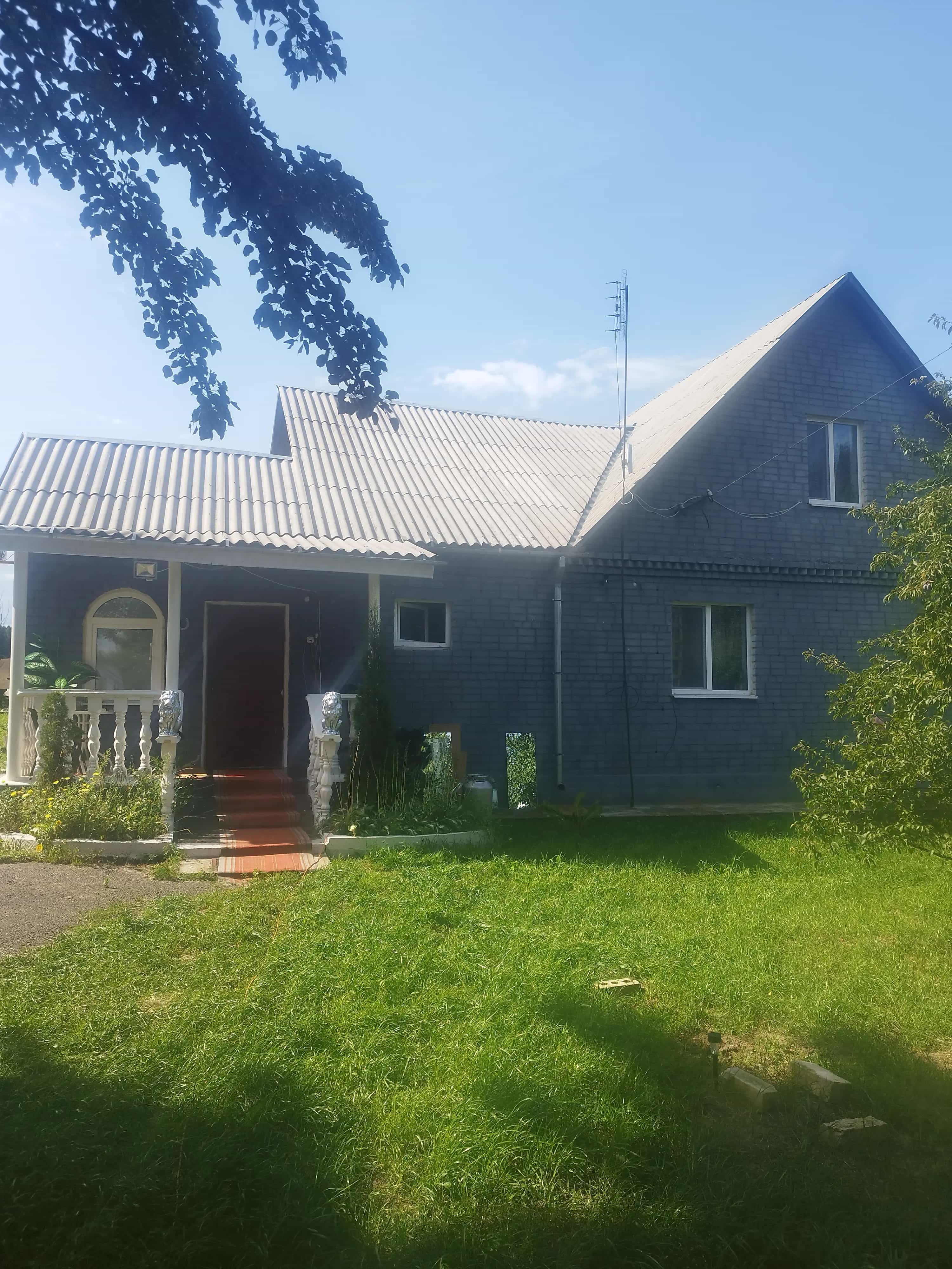 Беларусь, Брестская область, Барановичский район, Городищенский сельсовет, агрогородок Карчёво, улица Мицкевича, 7А