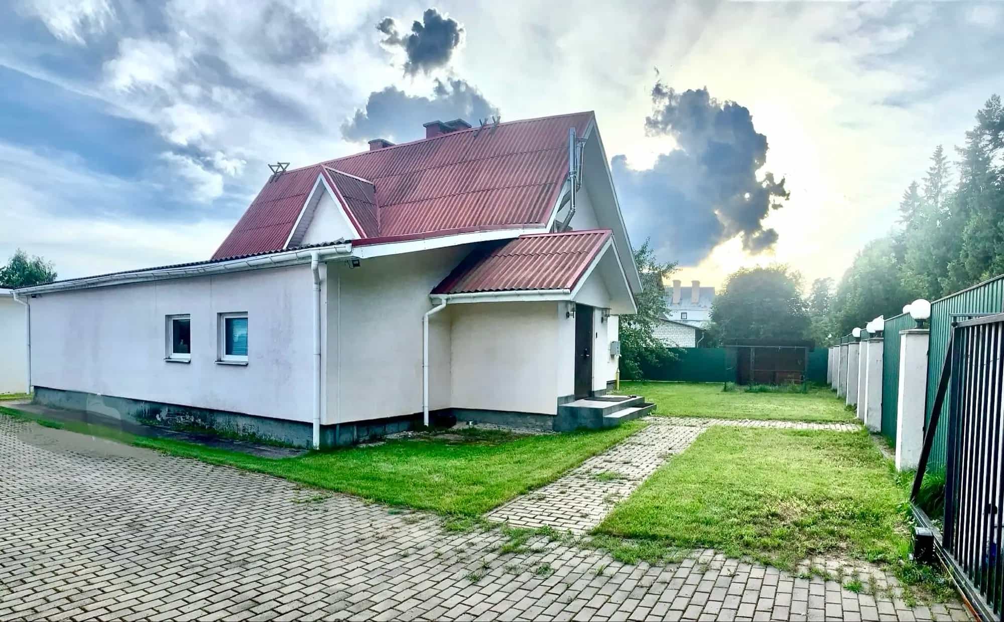 Беларусь, Витебская область, Новополоцк, Широкая улица, 40
