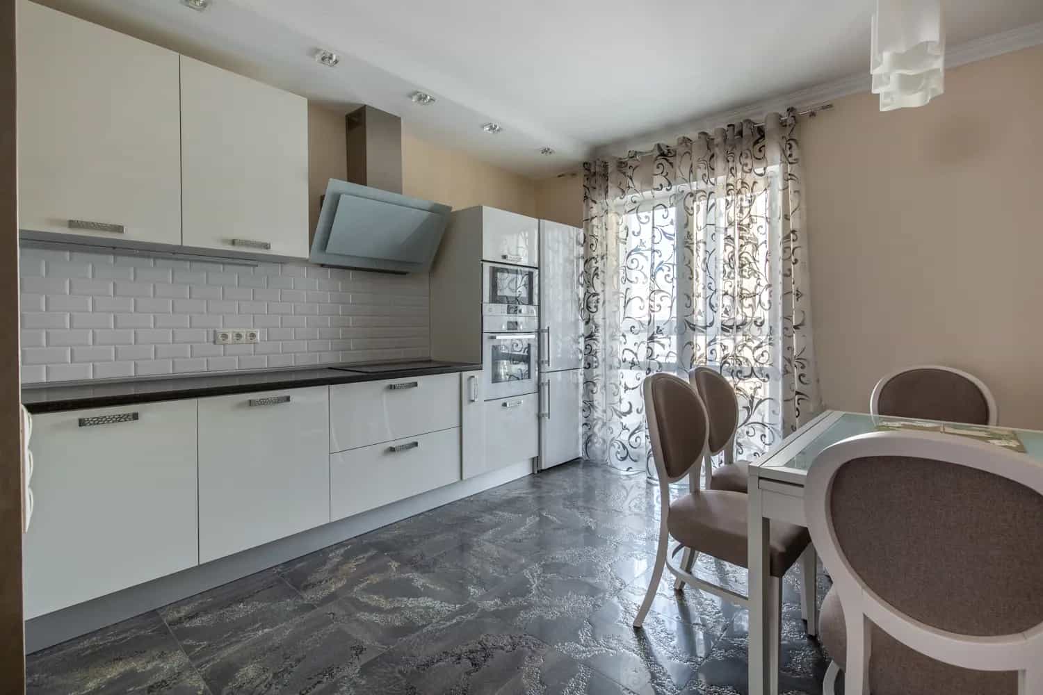 Беларусь, Минск, улица Петра Мстиславца, 4