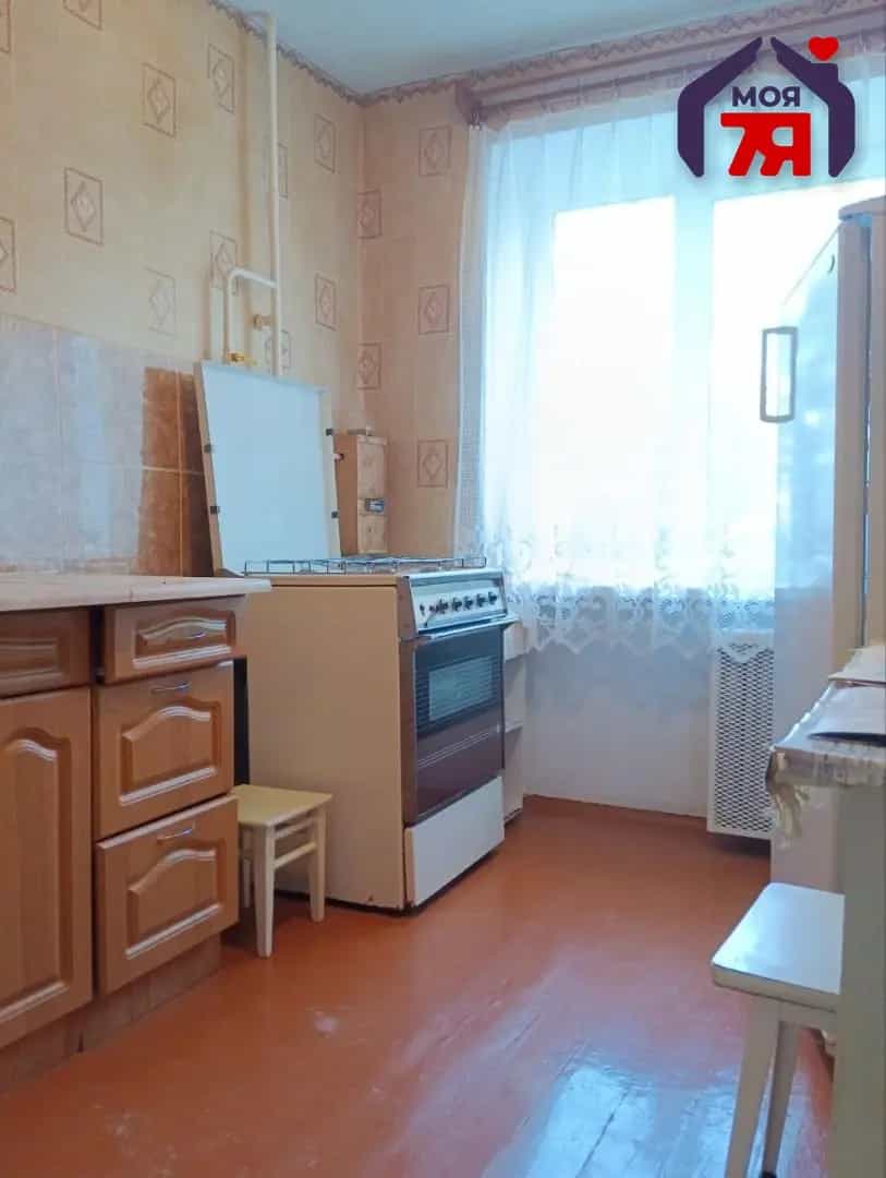 Беларусь, Минская область, Молодечно, улица Космонавтов, 2, фото 3
