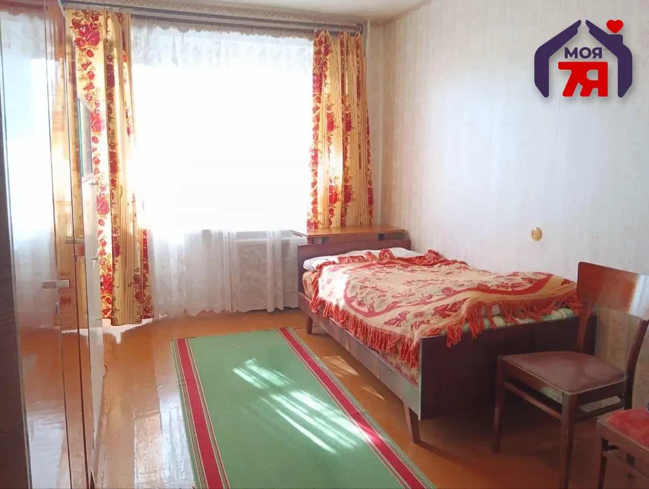 Беларусь, Минская область, Молодечно, улица Космонавтов, 2, фото 6