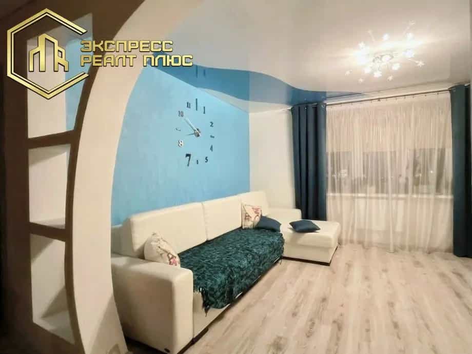 Беларусь, Брестская область, Кобрин, улица Дружбы, 14, фото 2