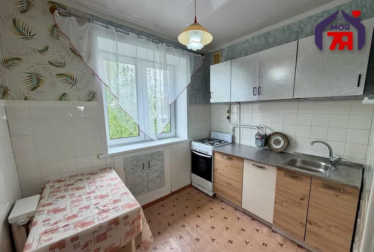 Беларусь, Минская область, Слуцк, улица Кононовича, 8, фото 2